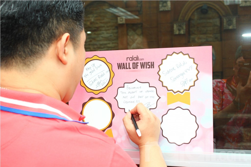 Wall of wish