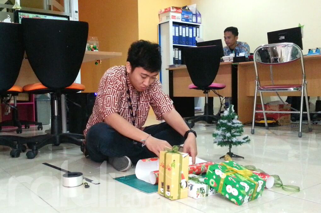 Persiapan Natal di Ralali