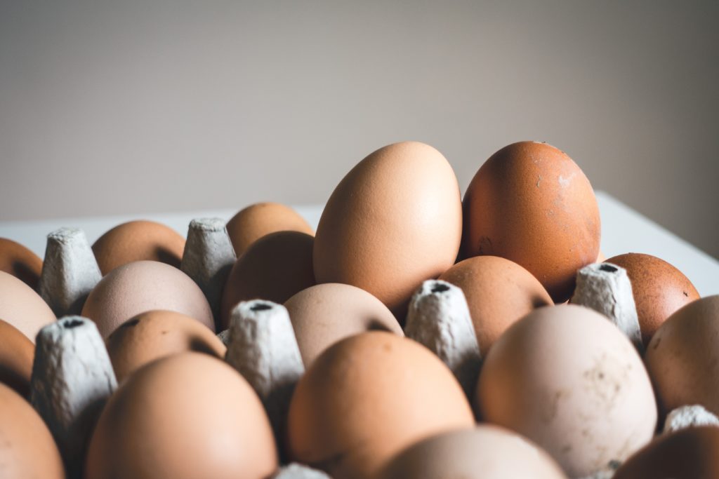 perang telur tradisi lebaran 