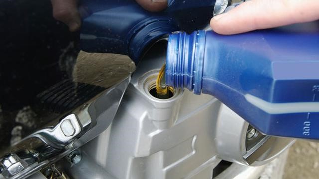 cara memilih oli motor